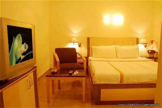 Hotel Komfort Terraces Bangalore Room photo